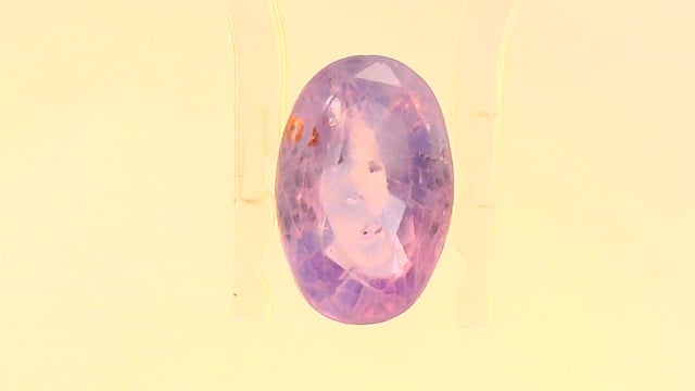 Srilankan Colour-Change Sapphire 4.02 Carat — video