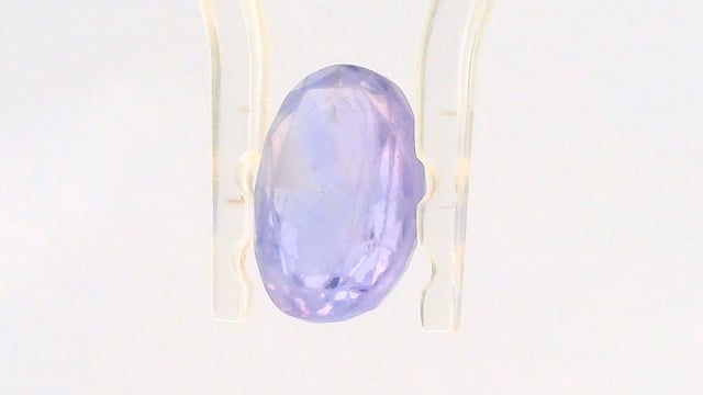 Srilankan Colour-Change Sapphire 4.24 Carat — video