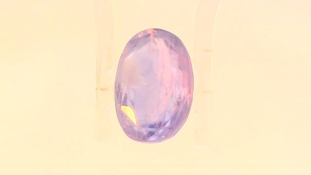 Srilankan Colour-Change Sapphire 4.24 Carat — video