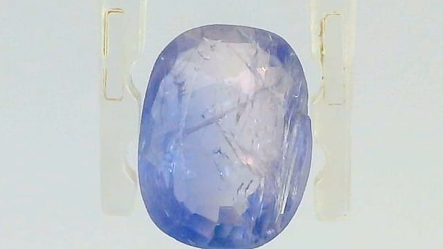 Srilankan Colour-Change Sapphire 2.65 Carat — video