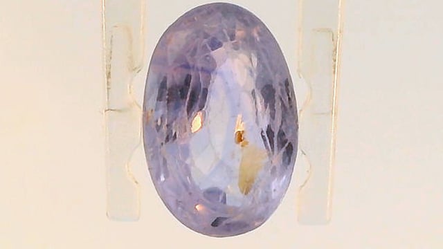 Srilankan Colour-Change Sapphire 3.78 Carat — video