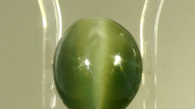 Indian Quartz Lehsunia 9.18 Carat — video