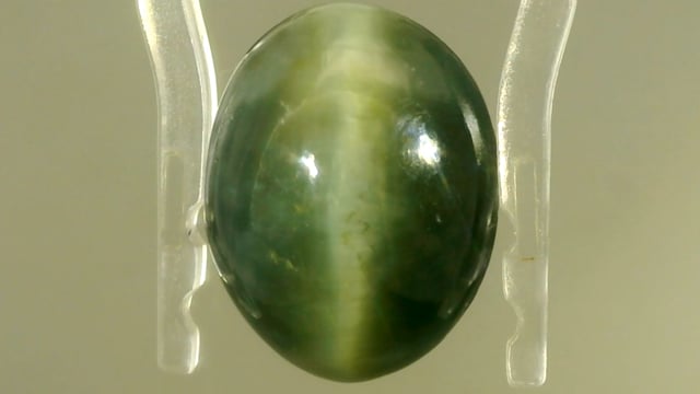 Indian Quartz Lehsunia 11.82 Carat — video