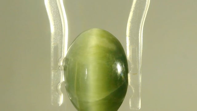 Indian Quartz Lehsunia 5.58 Carat — video