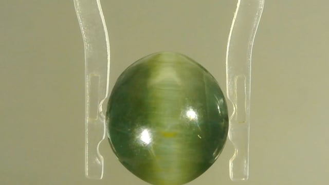 Indian Quartz Lehsunia 6.09 Carat — video