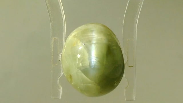 Srilankan Chrysoberyl Lehsunia 8.45 Carat — video