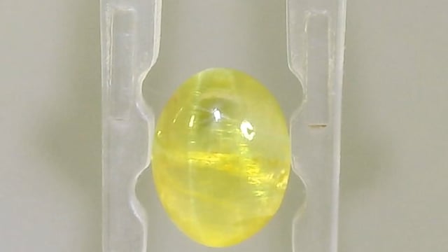 Srilankan Chrysoberyl Lehsunia  0.92 Carat — video