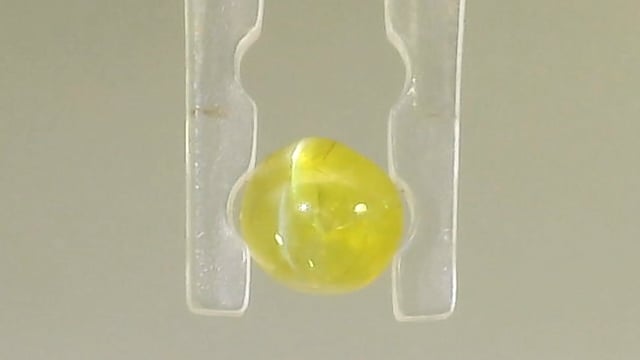 Srilankan Chrysoberyl Lehsunia  0.55 Carat — video