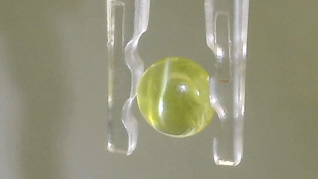 Srilankan Chrysoberyl Cat's Eye 0.52 Carat — video