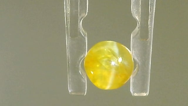 Srilankan Chrysoberyl Vaidoorya 0.56 Carat — video