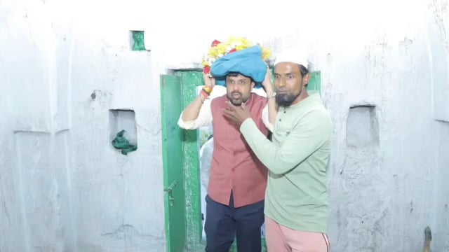 पिंपरी येथील पीर दर्ग्यात आमदार संजय बनसोडे यांनी केली प्रार्थना