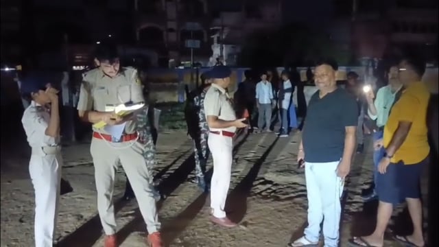 दुर्गा पूजा को लेकर अमरपुर पुलिस अलर्ट, थाना अध्यक्ष ने पूजा स्थलों का लिया जायजा।