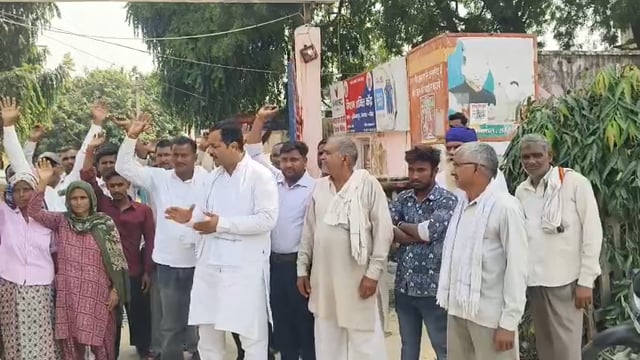 हस्तिनापुर क्षेत्र के ग्राम झड़का मैं हुई पशु चोरी7 दिन बाद भी नहीं हुआ खुलासा  किसान यूनियन के नेताओं ने पहुंच कर जताई 