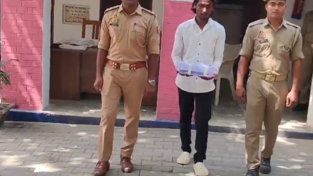 बकुलाही नदी पुल के पास तमंचे और दो कारतूस के साथ युवक गिरफ्तार#latest_news 