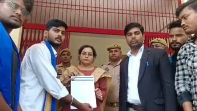 MANT-SRP स्कूल के पास शराब ठेका बना परेशानी का सबब? कॉलोनीवासियों ने डीएम को, सौंपा ज्ञापन,,