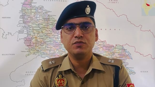 थाना निगोही पुलिस टीम द्वारा अवैध शस्त्र निर्माण फैक्ट्री का भंडाफोड़ करते हुए 02 अभियुक्त गिरफ्तार, कब्जे से 05 तमंचे, 02 जिन्दा कारतूस, 02