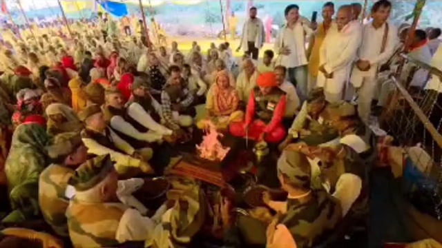 मथुरा के छाता शुगर मिल के लिए महायज्ञ! किसानों और पूर्व सैनिकों ने दी आहुति, गूंजे जयकारे,,