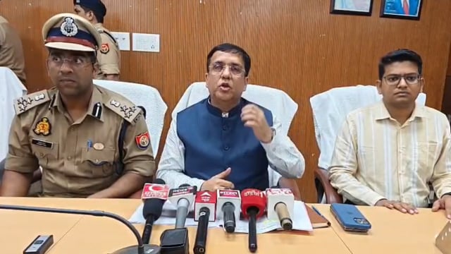 सिद्धार्थनगर में त्योहारों को लेकर प्रशासन अलर्ट, सेंट्रल पीस कमेटी की बैठक में दिए सख्त निर्देश