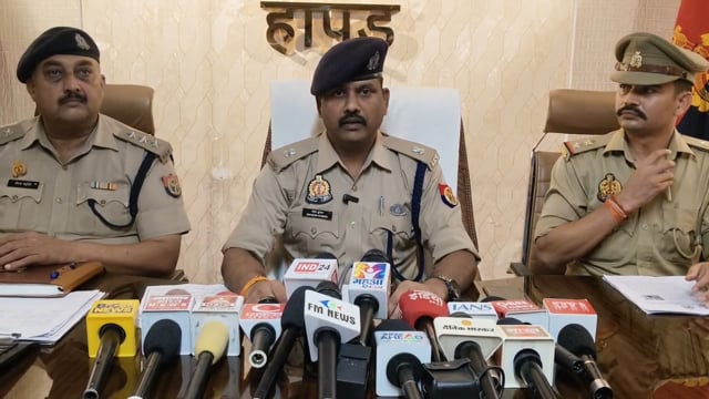 वर्ष 2016 में नोटबंदी के दौरान बंद हुए एक हजार व पांच सौ रुपये के पुराने नोटों का जखीरा बरामद।”*