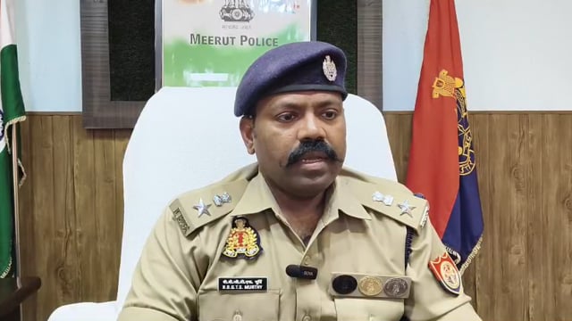 मेरठ आगामी त्योहारों/कार्यक्रमों को शांतिपूर्ण, सौहार्दपूर्ण एवं सकुशल सम्पन्न कराए जाने तथा जनपद में कानून एवं शांति व्यवस्था सुदृढ़ बनाए रखने के दृष्टिगत की गई पुलिस एवं प्रशासनिक व्यवस्थाओं के सम्बन्ध में वरिष्ठ पुलिस अधीक्षक, मेरठ महोदय की बाइट। #Meerut#sspmeerut