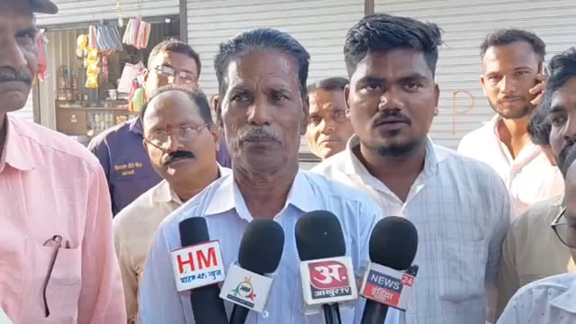 आटपाडीतील इतर अतिक्रमणे काढा आमची अतिक्रमणे आम्ही स्वतः काढतो अक्षय जाधव 