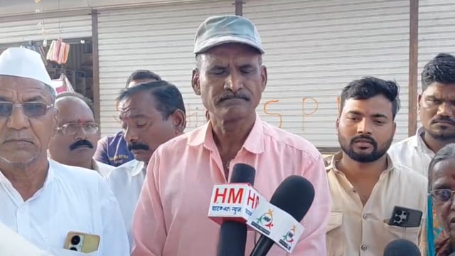 खोके धारक महिलेची लोकप्रतिनिधींकडे विनंती 