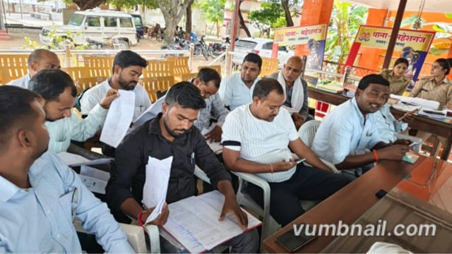 कुंडा में लेखपालों का विरोध काली पट्टी बांधकर किया काम समाधान दिवस में भी निभाई ड्यूटी#latest_news 