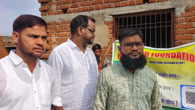गांडेय प्रखंड के फुलजोरी में हमदर्द फाउंडेशन की टीम ने कैंसर पीड़ित परिवार को किया सहयोग 
