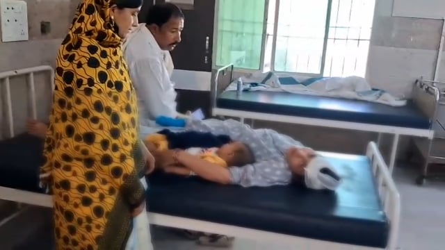 दहेज को लेकर महिला के साथ रॉड से मारपीट, महिला के परिजनों ने लगाया गंभीर आरोप।