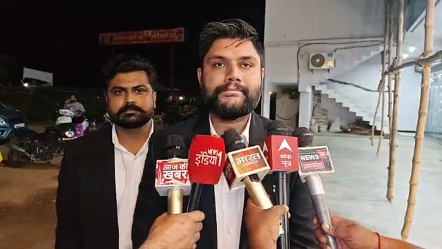 सिद्धार्थनगर में CLEAR ADVANCE फैक्ट्री पर छापा, भारी मात्रा में बोतलें और स्टीकर बरामद