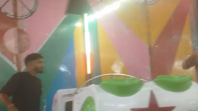 अतरौलिया प्रदर्शनी मेला देखने गए थे तो वहां पर कुछ झलक