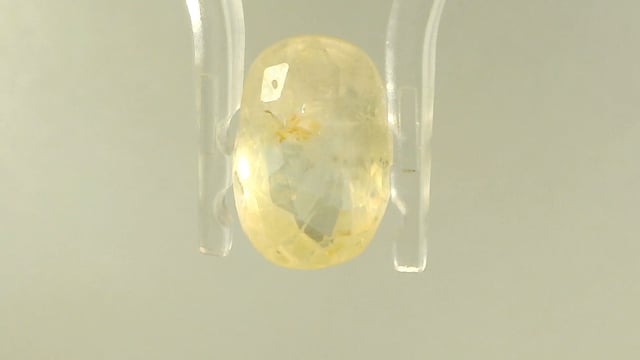 Srilankan Pukhraj  4.32 Carat — video