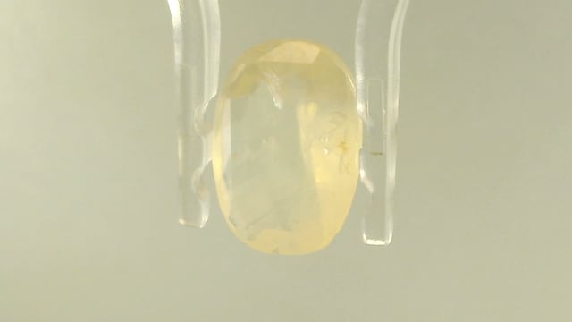 Srilankan Pukhraj  3.9 Carat — video