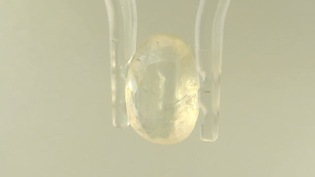 Srilankan Yellow Sapphire 3.4 Carat — video