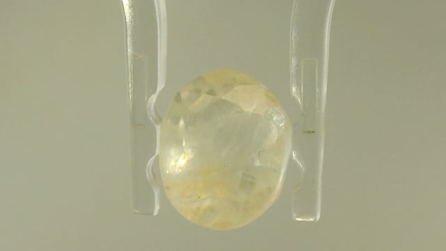 Srilankan Yellow Sapphire 3.81 Carat — video