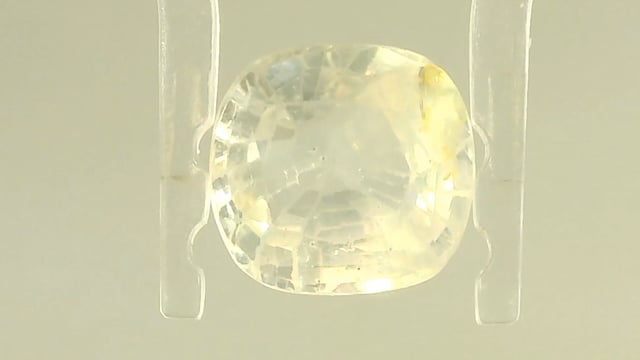 Srilankan Yellow Sapphire 3.57 Carat — video