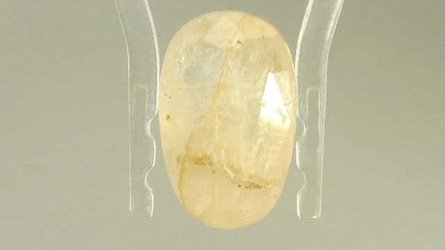 Yellow Sapphire 6.2 Carat — video
