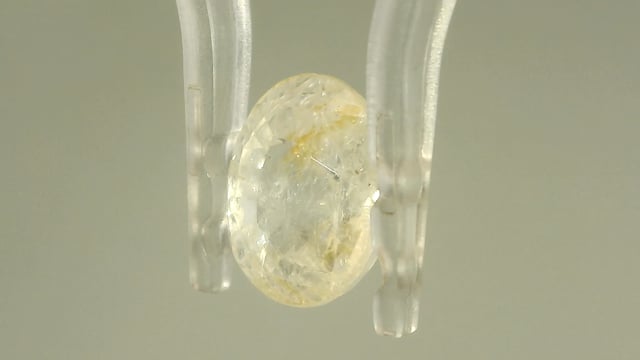 Srilankan Yellow Sapphire 4.17 Carats — video