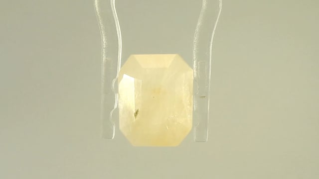 Yellow Sapphire 4.29 Carats — video