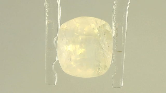 Srilankan Yellow Sapphire 3.98 Carats — video