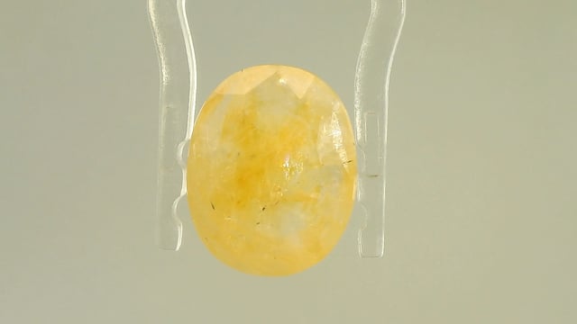 Srilankan Yellow Sapphire 6.33 Carats — video
