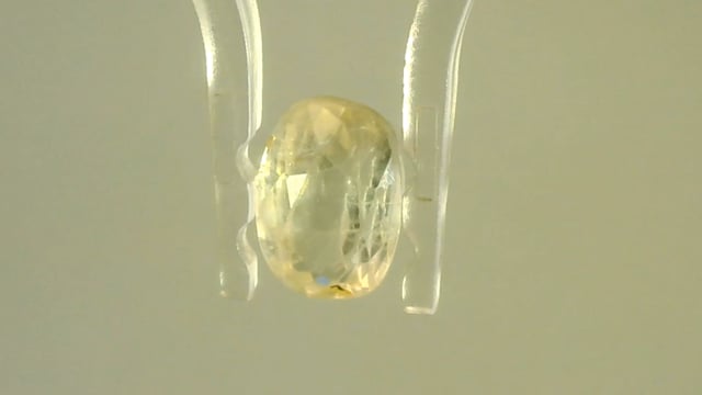 Srilankan Yellow Sapphire 2.16 Carats — video