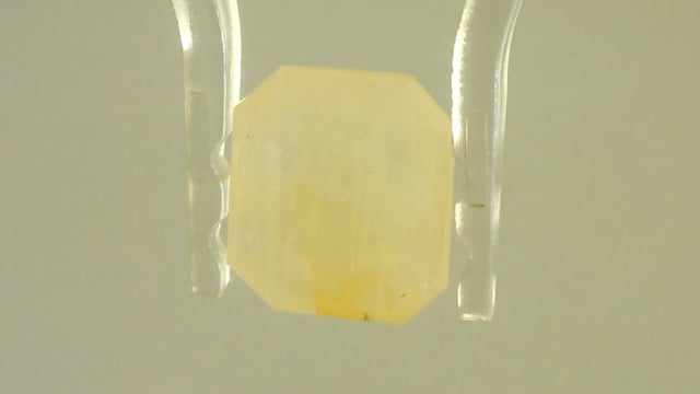 Yellow Sapphire 4.66 Carats — video