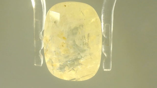 Srilankan Yellow Sapphire 9.56 Carats — video