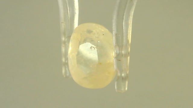 Srilankan Yellow Sapphire 4.97 Carats — video