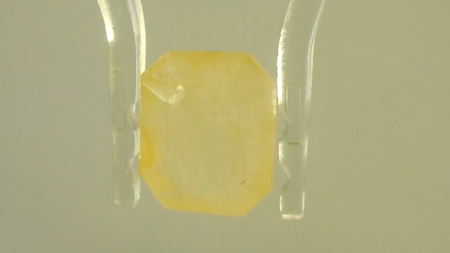 Yellow Sapphire 4.73 Carats — video