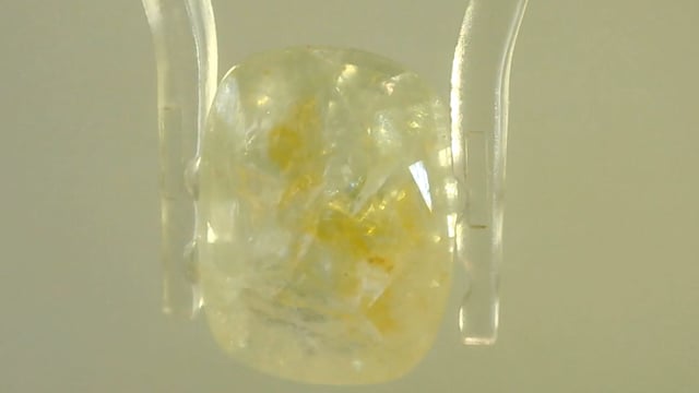 Srilankan Yellow Sapphire 8.83 Carats — video