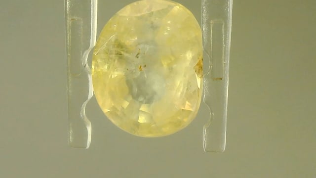 Srilankan Yellow Sapphire 3.94 Carats — video