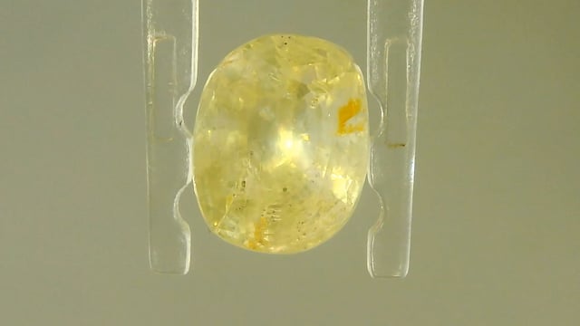 Srilankan Yellow Sapphire 3.45 Carats — video