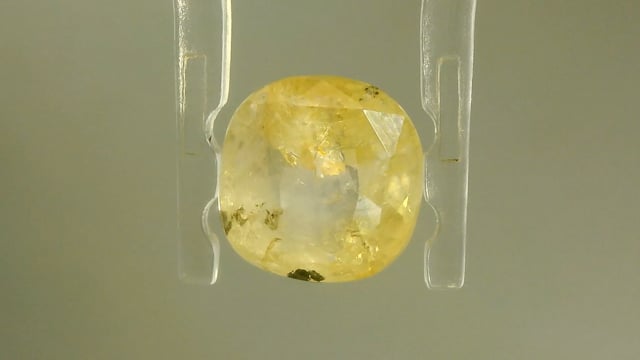 Srilankan Yellow Sapphire 3.71 Carats — video